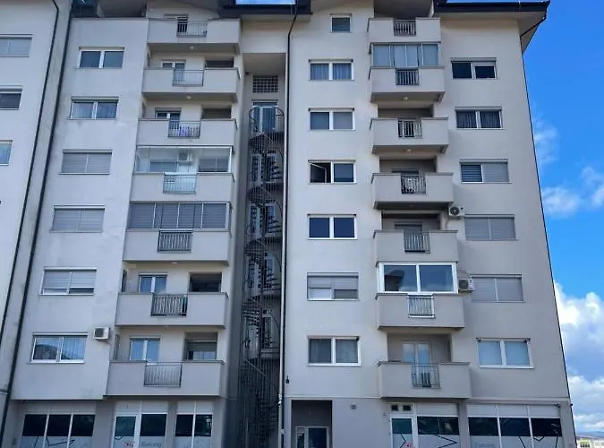 Unas Apartment